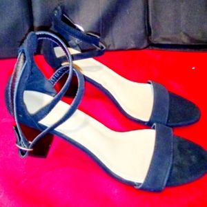 Wells Black Open-Toe Block-Heel Sandal Size 10